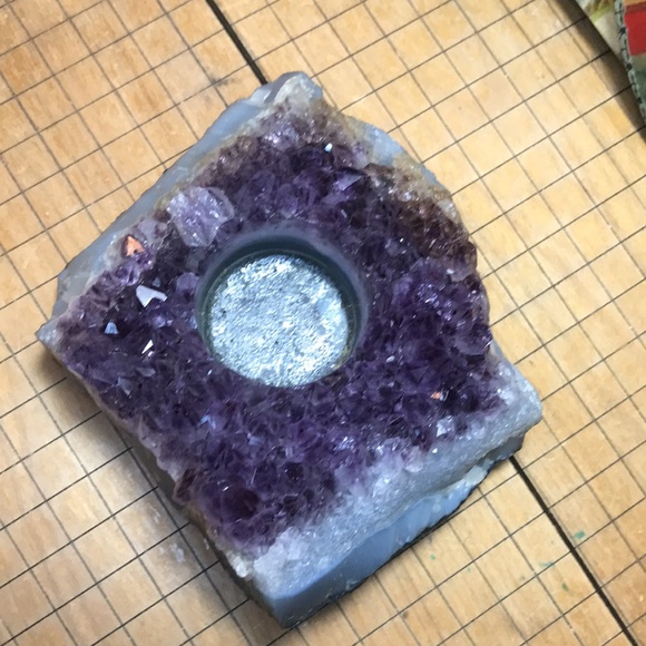 Amethyst Crystal Geode Tea Light Candle Holder 1lb 15oz Felted Base 4.75”x 4” - Picture 6 of 10